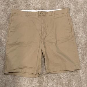 Ultimate slim khaki shorts